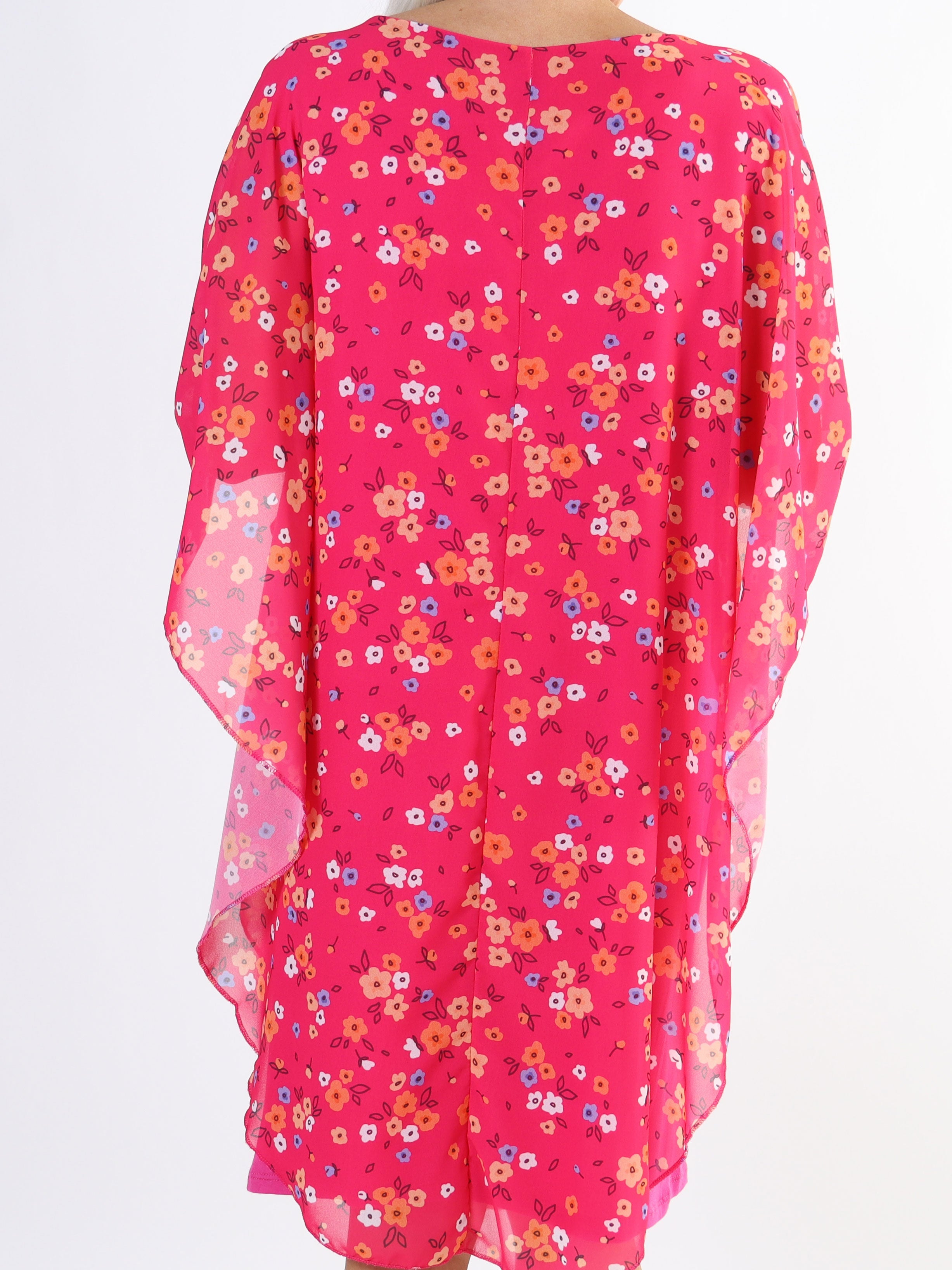 Kenya Small Flower - Tunikaklänning i plus size med blommigt chiffonglager